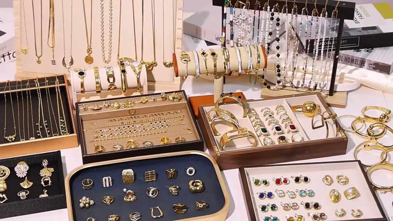 Why Retailers Love NihaoJewelry’s 18K Gold-Plated Accessories